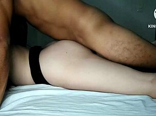 me la follo a esa rubia culona en mi casa