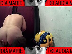 Entre Los Muslos De La Gorda Degustando Sus Flujos Vaginales Que Morbo Me Da Esta Guarra