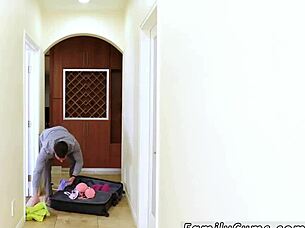 Associate's step daughter patron fucking.