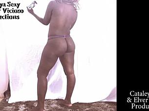 casting a sexy ebony latina with big ass for an interview, see her naked and oral skills in other videos.