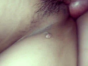 follando a mi novia con condon, quieres ver el creampie?