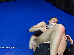 Kitana Lur Vs Redmask - Chess Fight!