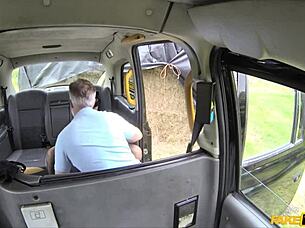 role play pussy cat chick in back seat