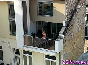 natural babe feels intense pussy pleasure