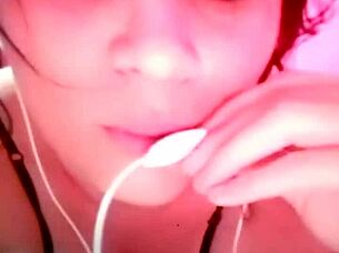 Recording a horny girl in a surprising sex session that you won't forget.