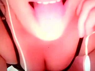 Recording a horny girl in a surprising sex session that you won't forget.