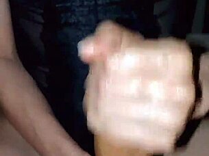 Skinny couple enjoys a sexy handjob session 😊