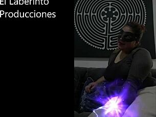 This gordita is masturbating alone behind her mask! 😍