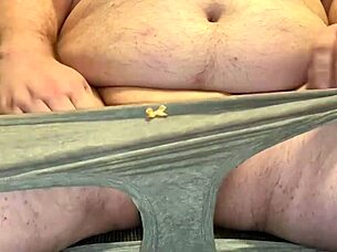 Watch premature micro cock cause female ejaculation in mature tease.