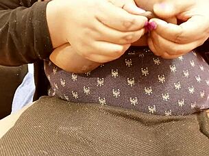 I love this big tits Mumbai aunty.