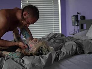 Goth Girl Gets Passionate Creampie?