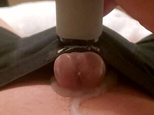 Gay Massage Leads To Handjob With Cum Flowing Like Rain