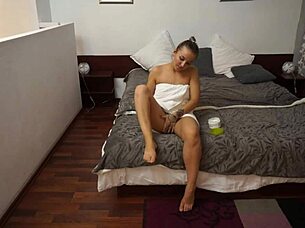 Big ass teen playing until creampie orgasm 😍