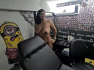 Behind the scenes, nicoly mattos gets a tattoo of her name