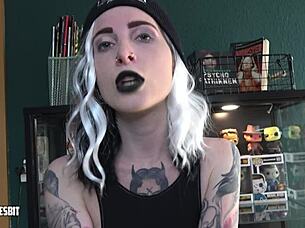 Exhibitionism Challenge Lou Nesbit Lia Louise