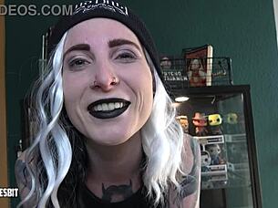 Exhibitionism Challenge Lou Nesbit Lia Louise