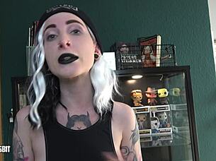 Exhibitionism Challenge Lou Nesbit Lia Louise