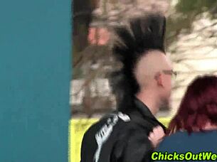 My real gf is geting licked by my freind in stockings