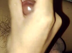 Sục cặc bạn th�n xuất tinh