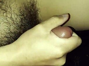 Sục cặc bạn th�n xuất tinh