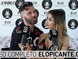 Veve Valencia takes off her underwear in the spicy room