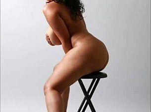 vecinas maduras say, 'let's have sex in this dream neighborhood'