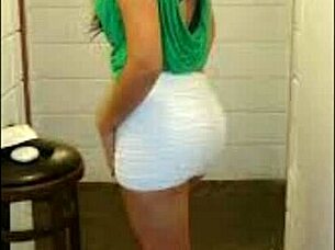 vecinas maduras say, 'let's have sex in this dream neighborhood'