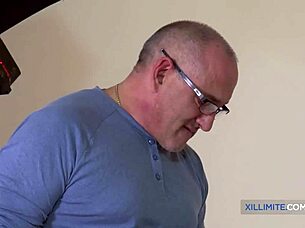 Cassie Del Isla Gets Banged by the Photographer in Group Scene