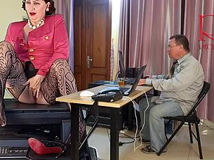 i'm obsessed with my giantess secretary showing pussy and tits at work.