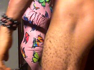 Ebony horny aunty desires intimate encounter with me