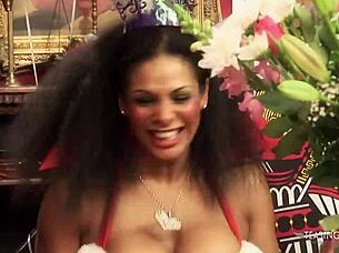 Gorgeous Chicks Suck And Fuck Guys In Wild Group Sex!