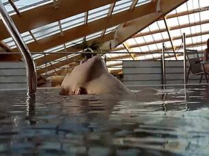 Lada Poleshuk Performs Underwater Show with Big Tits and Short Hair