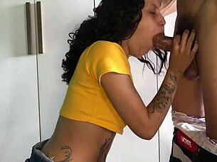 Boquete super babado da brasileira gostosa com emoções intensas e paixão.