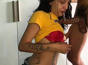 Boquete super babado da brasileira gostosa com emoções intensas e paixão.