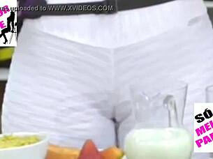 Kelly Key's Pussy Bursts Through Leggings In Gangbang.