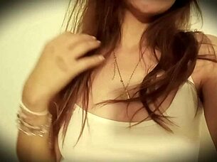 I love when they see my shaved pussy it excites me to exhibit