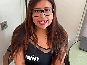 Pervert Psychologist Fucks Her Horny Latina Client With Creampie!