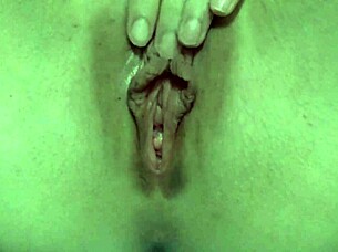 Milf Squirts Pussy Juice In Close-Up Homemade Orgasm!