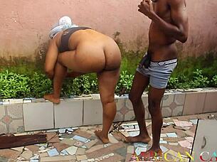 I fucked my ebony latina neighbor outdoor doggystyle with his big black cock, she was so fat and juicy 😍