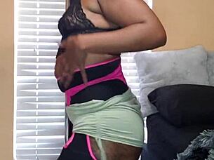 Ebony Naejae Twerks Her Big Ass And Grinds Pussy On Pole