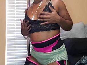 Ebony Naejae Twerks Her Big Ass And Grinds Pussy On Pole