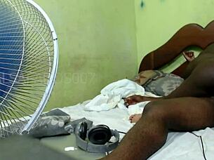 Ela cavalgando no meu pau gozou rápido