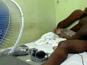 Ela cavalgando no meu pau gozou rápido