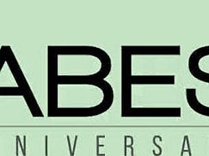 In this clip, Alexis Crystal gets pussy ass fucked.