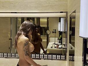 Monika Fox Squirting In Bath?