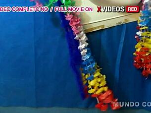 Skinny loira fucks friends bareback, teasing with deepthroat?