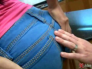 This gorgeous thai hottie bali gives adorable blowjob