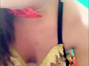 Otra Vez La Hijastra Arrecha Espera Pacientemente a Su Padrastro para Follar