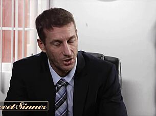 Hot cougar reagan foxx gets roughly fucked on couch and takes pussy load