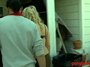 Pretty babe bambi diamond in a double penetration scene